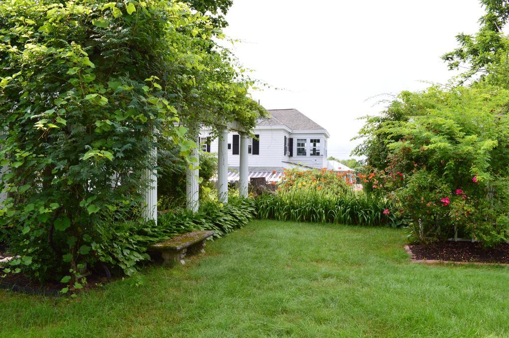 The Brewster Inn Dexter Exterior photo