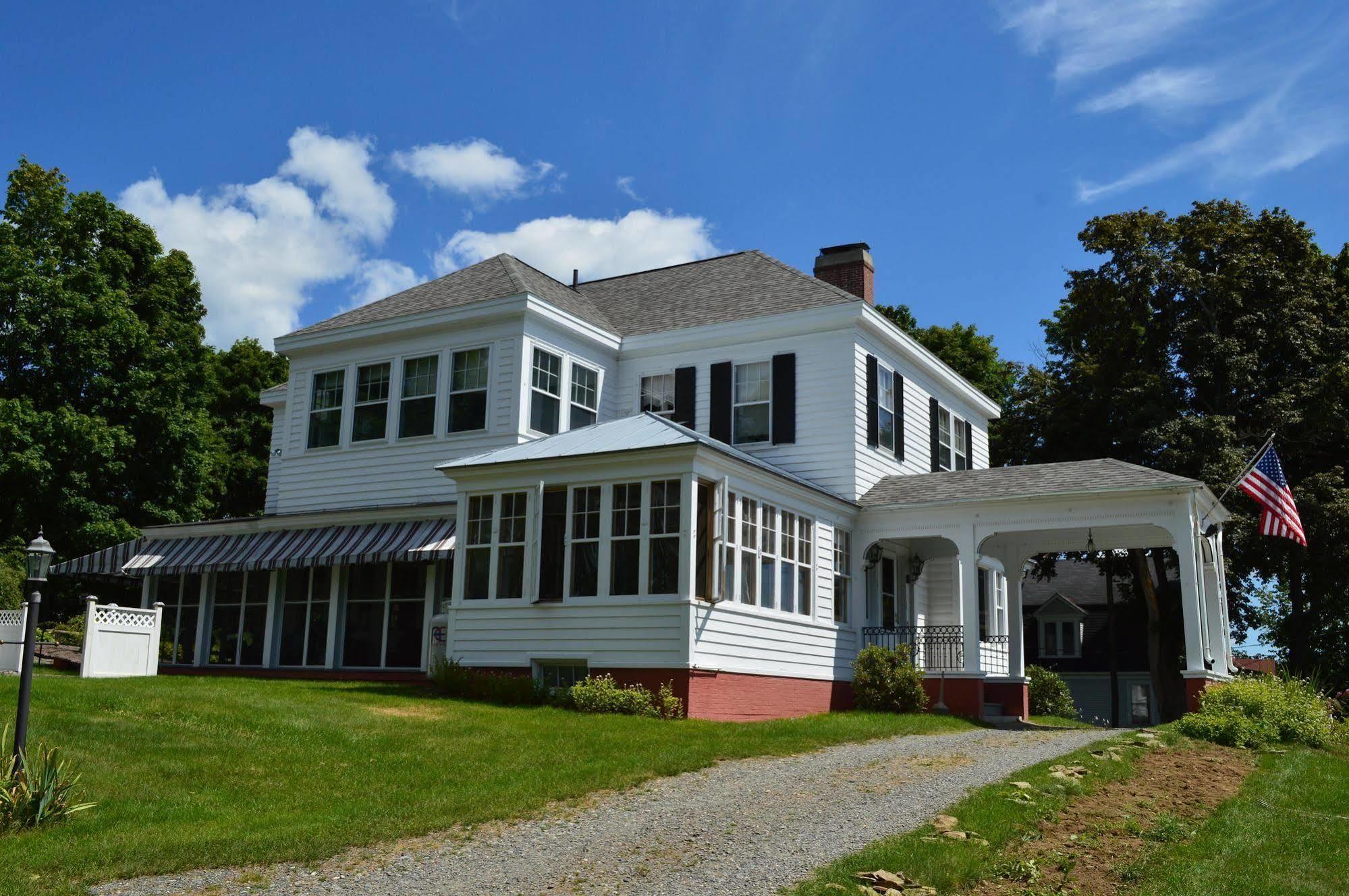 The Brewster Inn Dexter Exterior photo